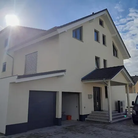 بيت ضيافة Doppelzimmer In Ferienwohnung كنزنغن